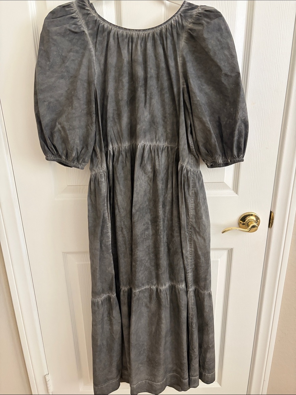 The Great Gray Puff-Sleeve Tiered Midi Dress - S